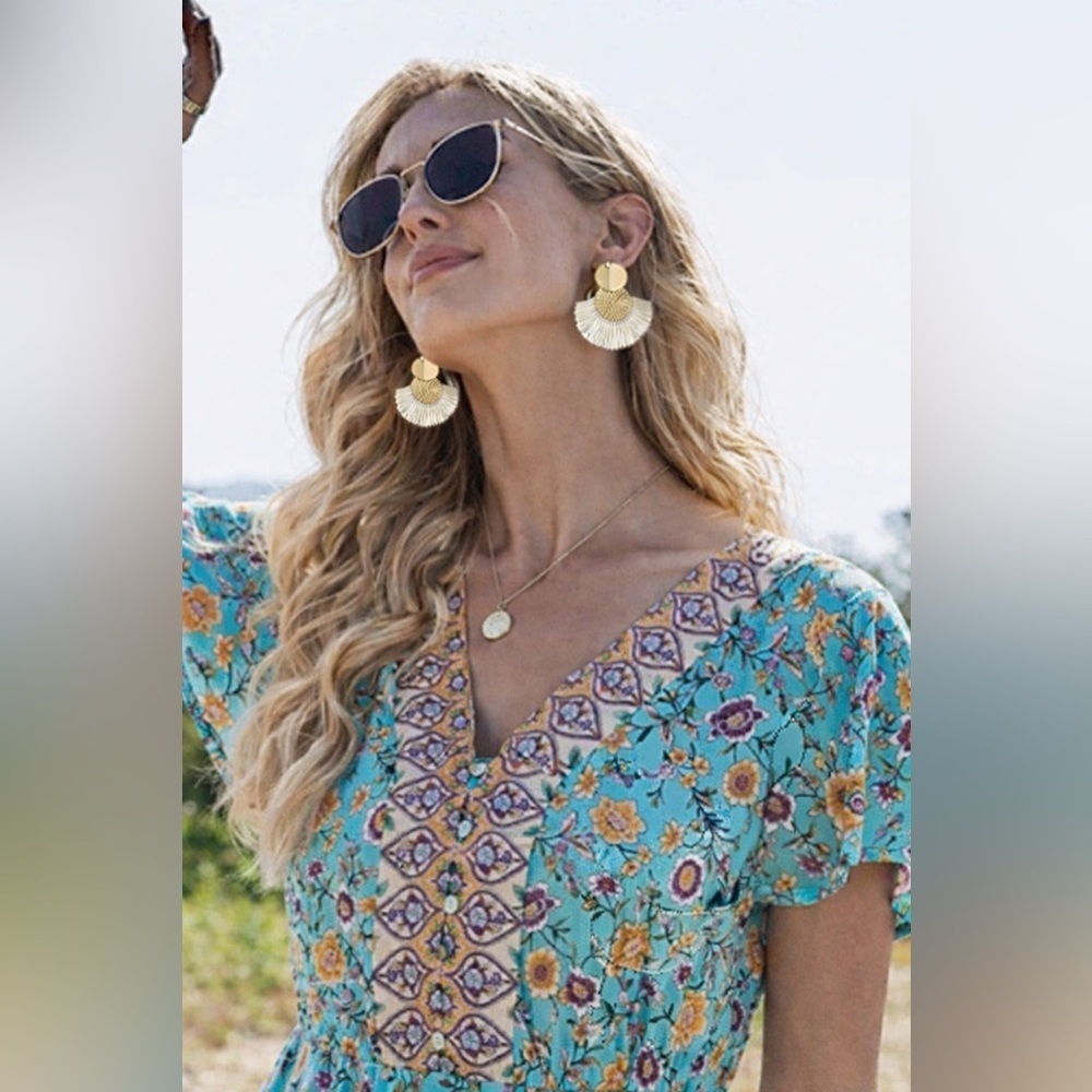 Boho chic fan fashion earrings